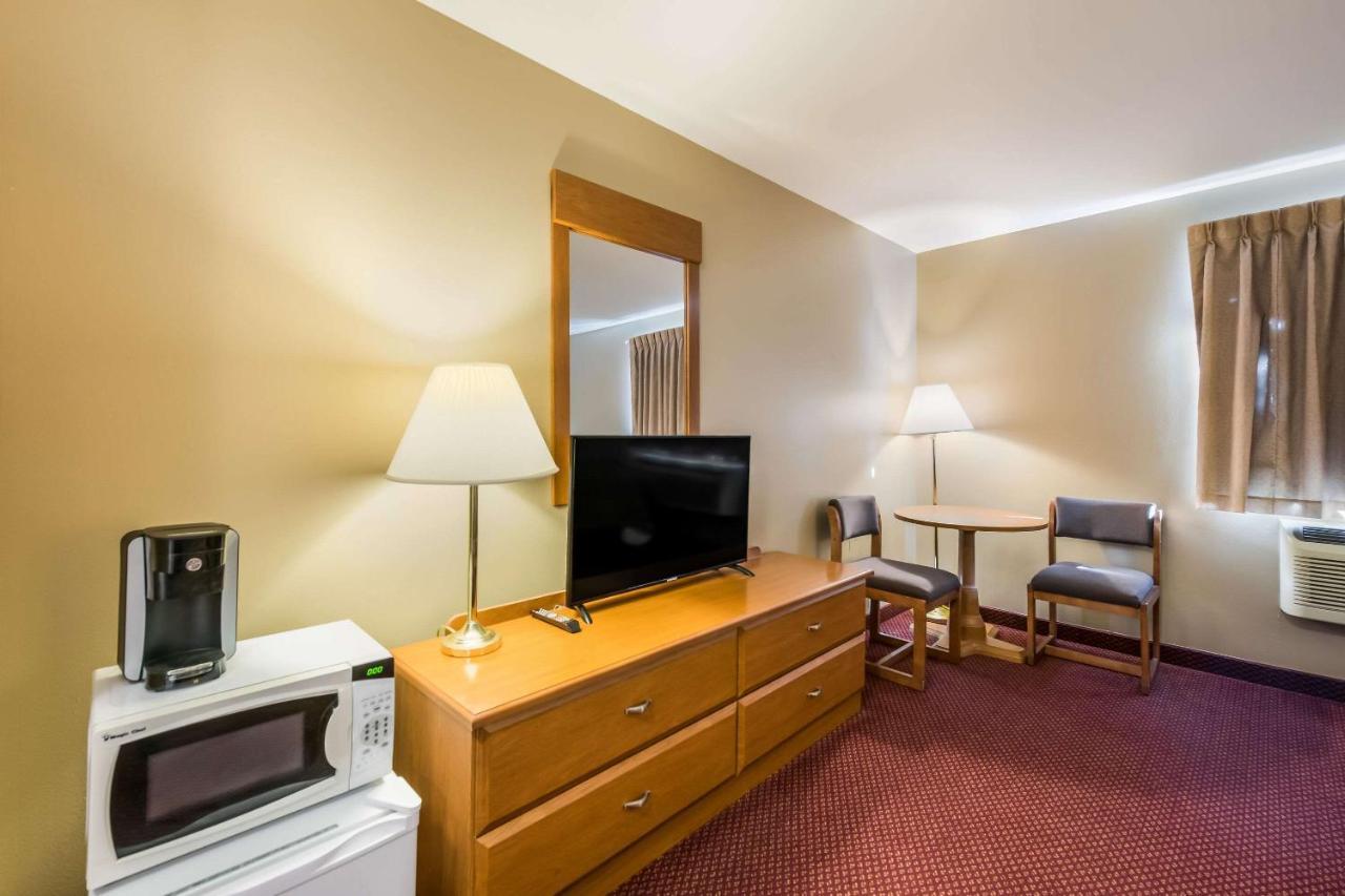 Econo Lodge Rice Lake Luaran gambar